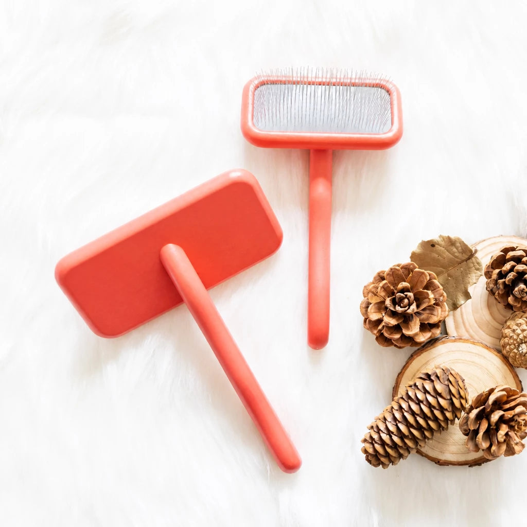 Cushion-Backed Wood-Handle Pin Brush for Cats and Dogs