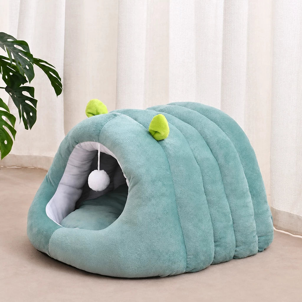 Semi-Enclosed Winter Cat Bed with Slipper-Style Tunnel