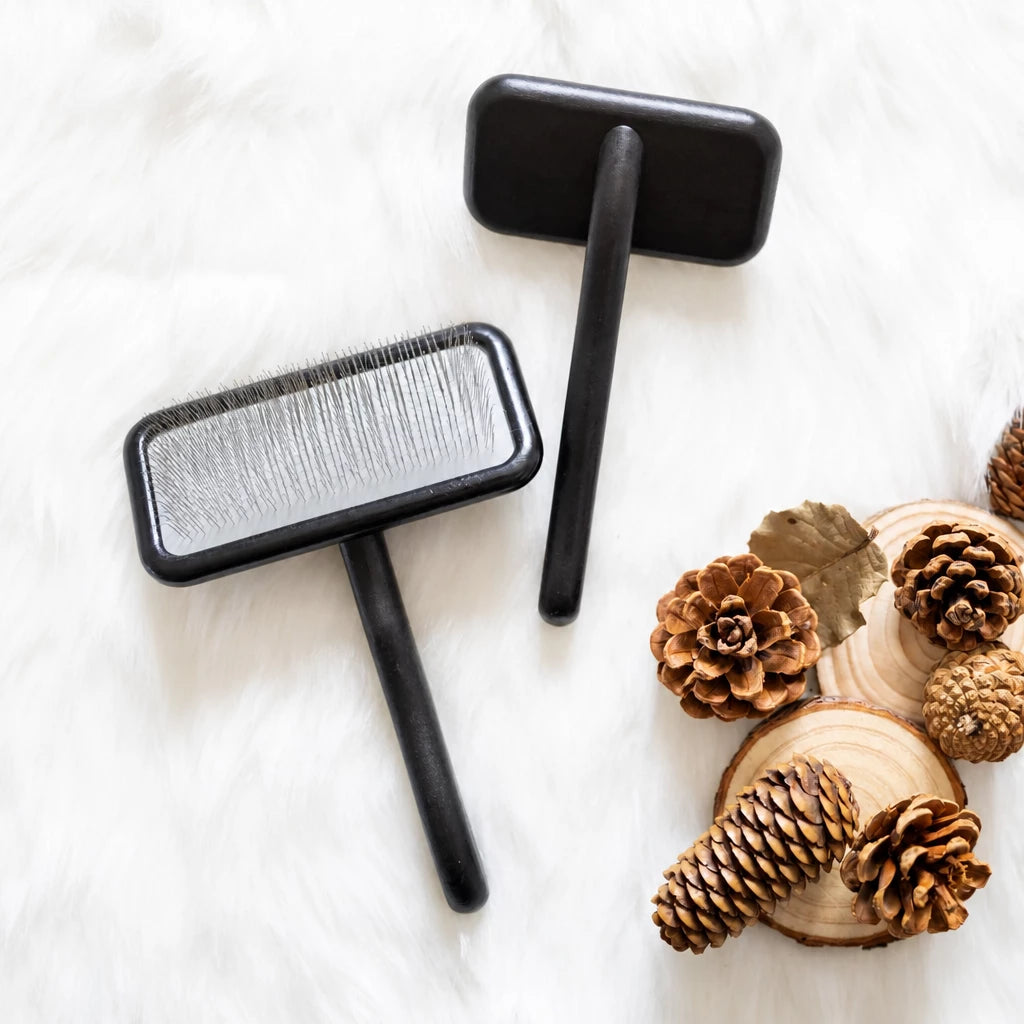 Cushion-Backed Wood-Handle Pin Brush for Cats and Dogs