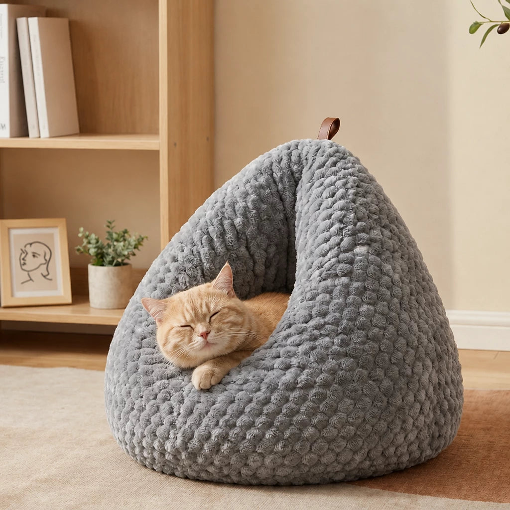 Enclosed Chicken-Shaped Cat Bed with Plush Interior